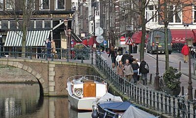 Spiegelgracht Apartments with Canal View