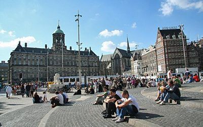 Walk around Dam Square